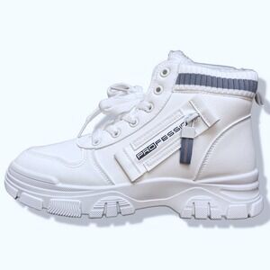 NIB Womens White Fur Lined Lace Up Fashion Boots Sz 9 Snakers